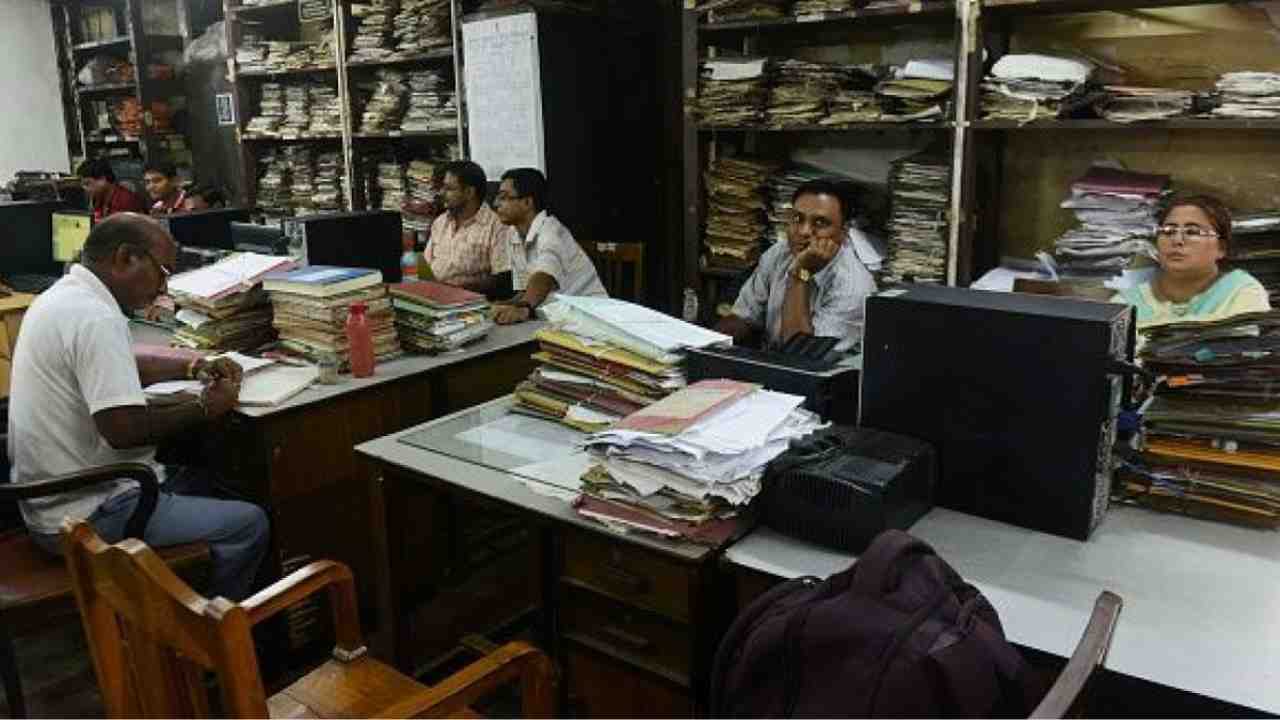 ৩০ এপ্রিলের মধ্যে দিতে হবে জমা, কর্মচারী ও পেনশনভোগীদের বিশেষ নির্দেশ সরকারের