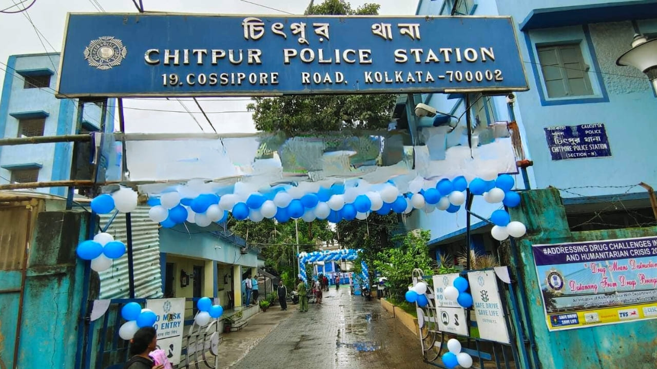 সাতসকালে ভয়াবহ বিস্ফোরণ কলকাতায়,পাইকপাড়ায় উড়ল ক্লাবের চাল, এলাকায় আতঙ্ক