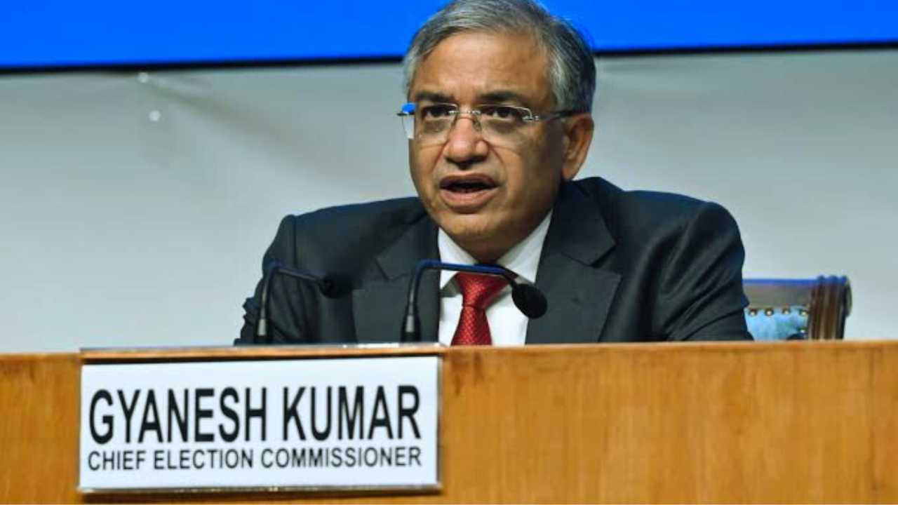 জ্ঞানেশ কুমারের বিরুদ্ধে ১৯৩ সাংসদের স্বাক্ষর, সরানো সম্ভব নির্বাচন কমিশনারকে?