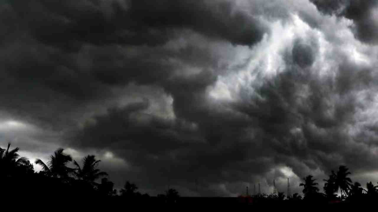 সত্যিই কি ধেয়ে আসছে ‘শম্পা’? দক্ষিণবঙ্গে ব্যাপক দুর্যোগ! আবহাওয়ার খবর