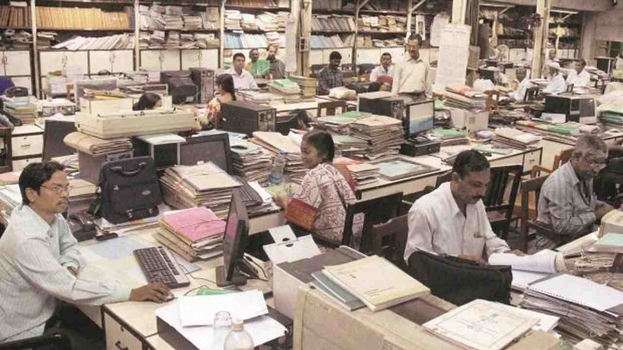 মূল বেতনের সঙ্গে মিশে যাবে ৫০% DA? সরকারি কর্মীদের জন্য বড় খবর