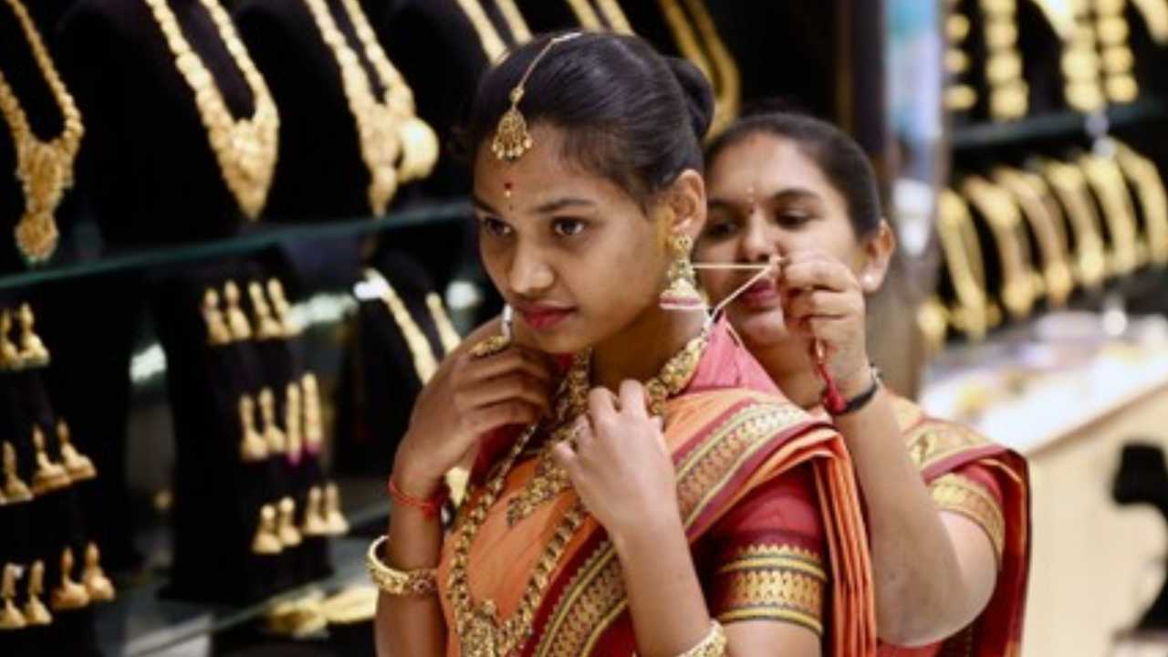 সোনা, রুপোর দামে বড় পরিবর্তন! আজকের রেট