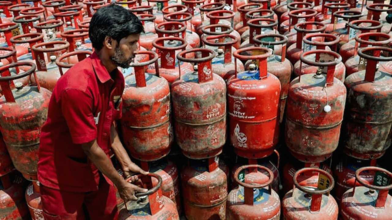 LPG সংকটের মাঝে ৫০০ টাকার ফ্রি গ্যাস, ৩১ মার্চের আগে করতে হবে এই কাজ
