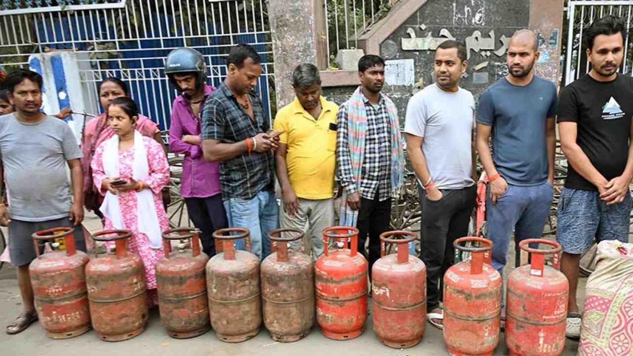 LPG সঙ্কটের মাঝে গ্যাস নিয়ে নয়া নির্দেশনা, না মানলে মিলবে না সিলিন্ডার