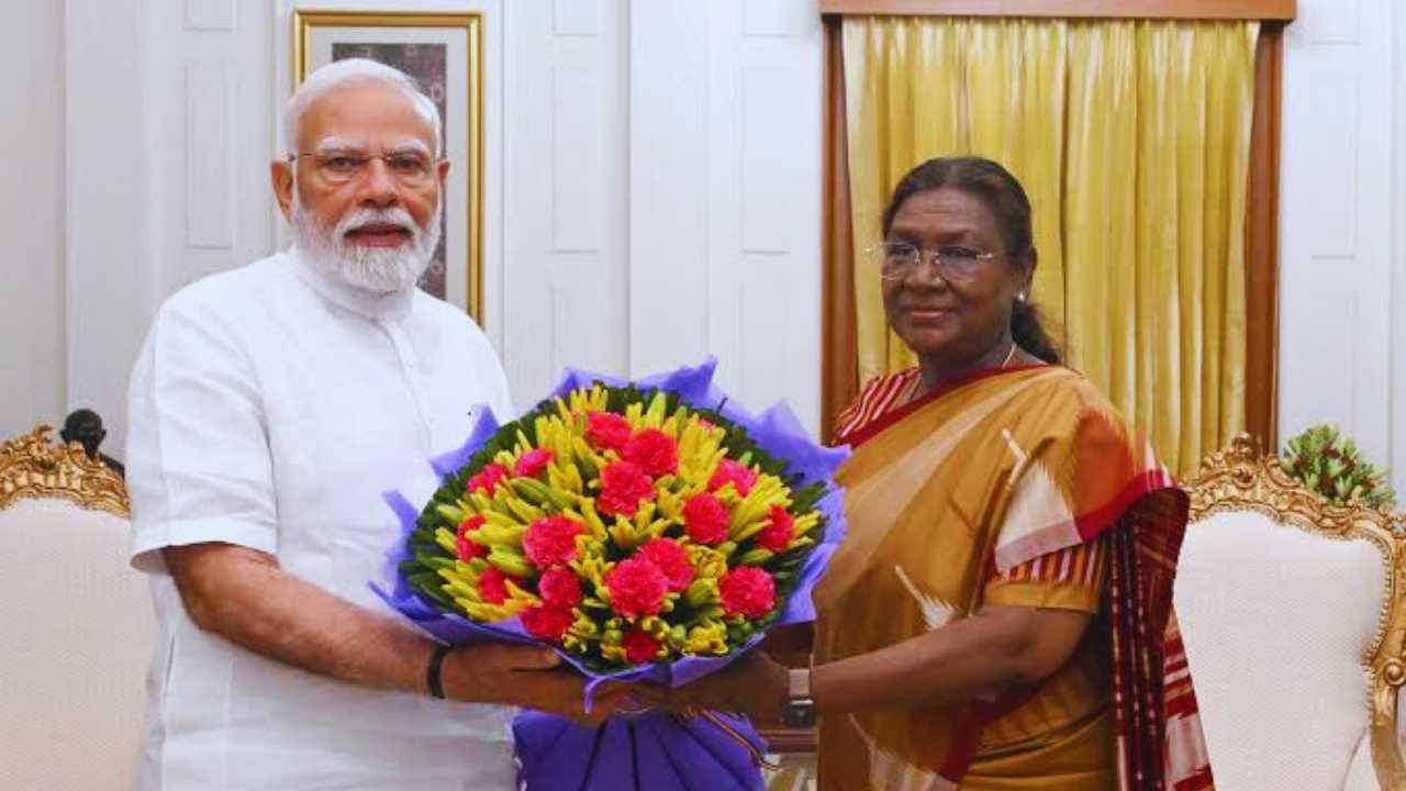 নারী দিবসের আগে মহিলা রাষ্ট্রপতিকে অপমান! ফের গর্জে উঠলেন নরেন্দ্র মোদী