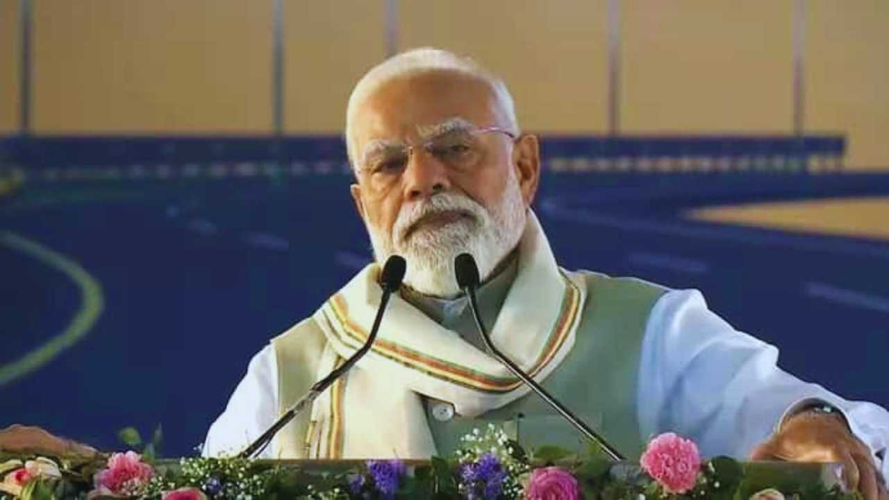 রেল থেকে জাতীয় সড়ক, বাংলাকে ১৮ হাজার ৬০০ কোটির উপহার মোদীর, দেখুন তালিকা