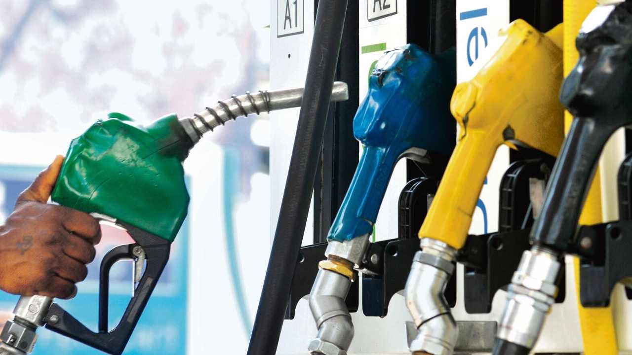 কাটবে পেট্রোল-ডিজেলের অনিশ্চয়তা, বাজারে ছাড়া হচ্ছে ৪০০ মিলিয়ন ব্যারেল তেল