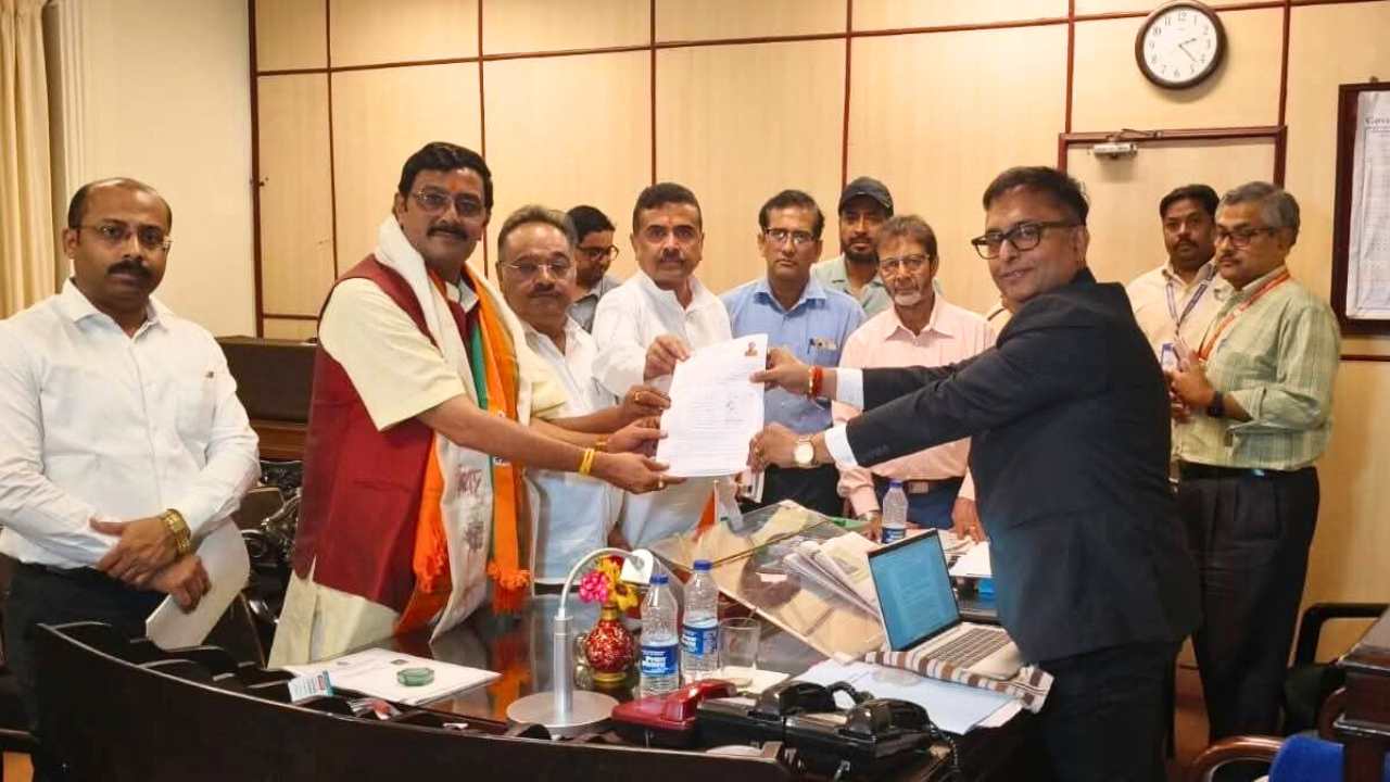 মনোনয়ন ঘিরে একাধিক বিভ্রান্তি! স্ক্রুটিনির পর অবশেষে গৃহীত রাহুল সিনহার ফর্ম