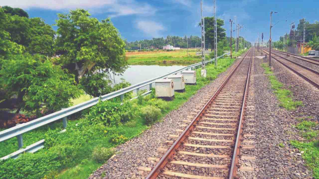 রেল নিরাপত্তায় বড় সাফল্য, ১৬,৩৯৮ কিমি ট্র্যাকের পাশে বসল বেড়া