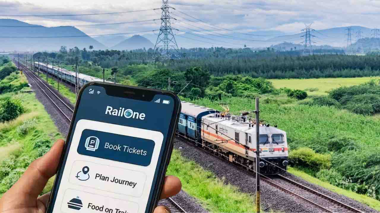 এবার আপনাকে বাড়িতেও পৌঁছে দেবে রেল! Railone App-এ নতুন পরিষেবা