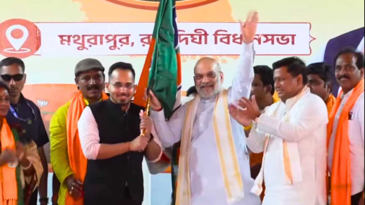 ‘পরিবর্তন যাত্রা’র মঞ্চে বড় চমক! সাংবাদিকতা ছেড়ে বিজেপিতে সন্তু পান