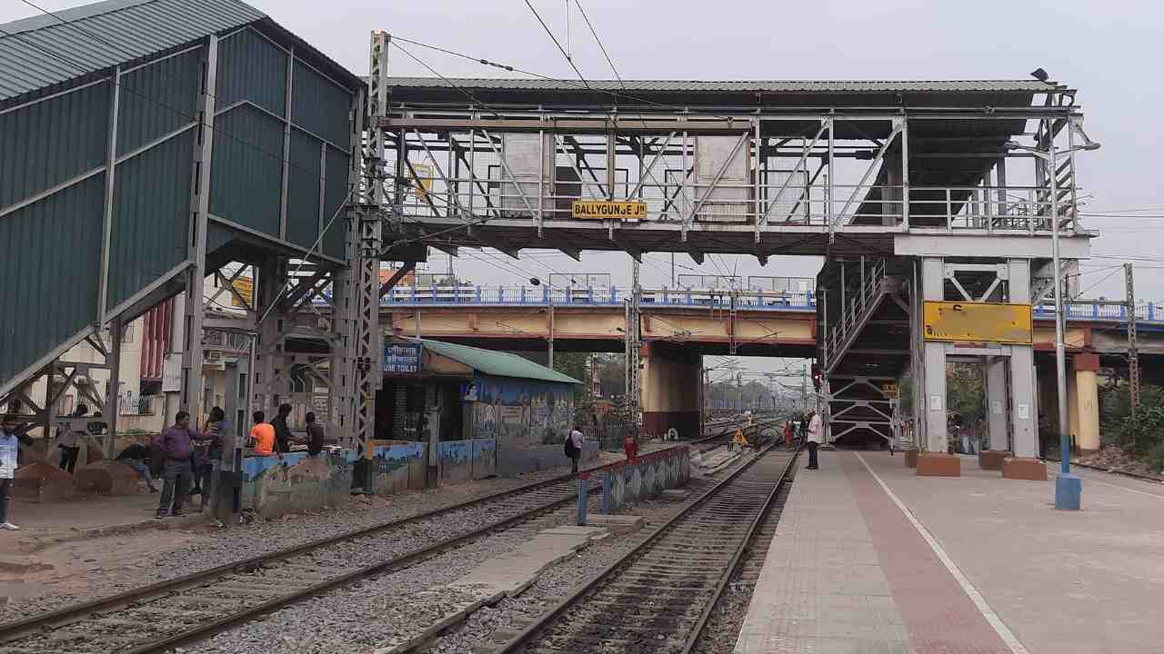 পার্ক সার্কাস নয়, শিয়ালদা ডিভিশনের সবথেকে নোংরা স্টেশন কোনটি জানলে অবাক হবেন