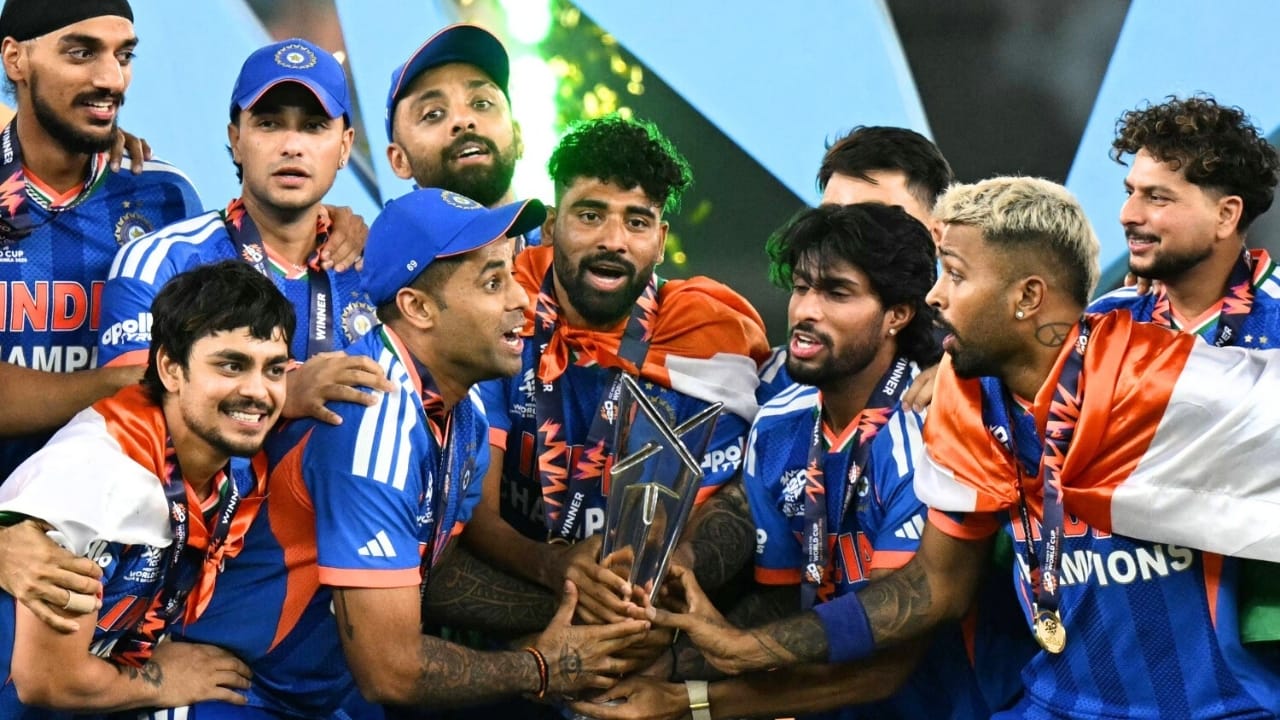 বিশ্বকাপ জিতেও শাস্তি পাচ্ছেন টিম ইন্ডিয়ার তারকা প্লেয়ার