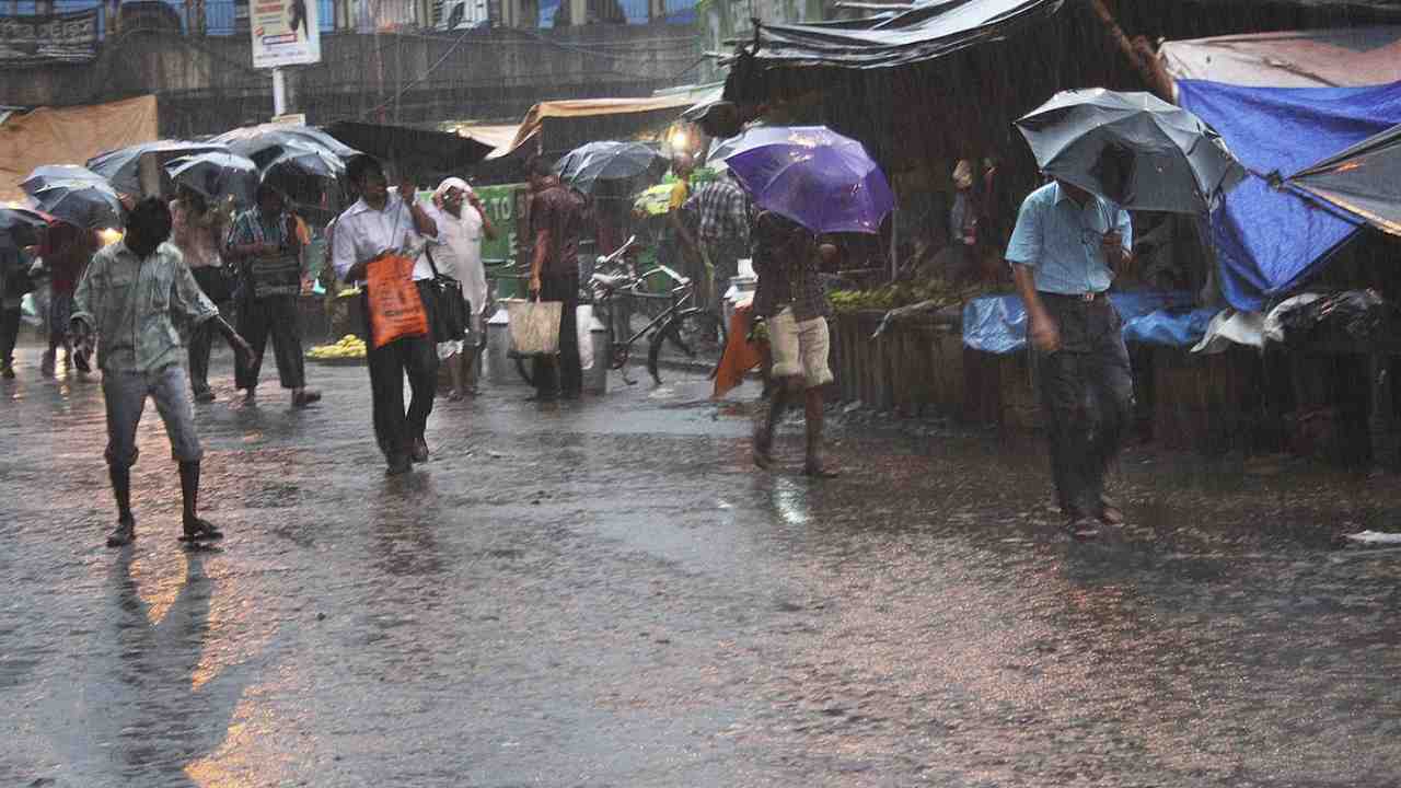 কালবৈশাখীর সাথে বজ্রবিদ্যুৎ সহ বৃষ্টি, ভিজবে দক্ষিণবঙ্গের ৮ জেলা, আজকের আবহাওয়া