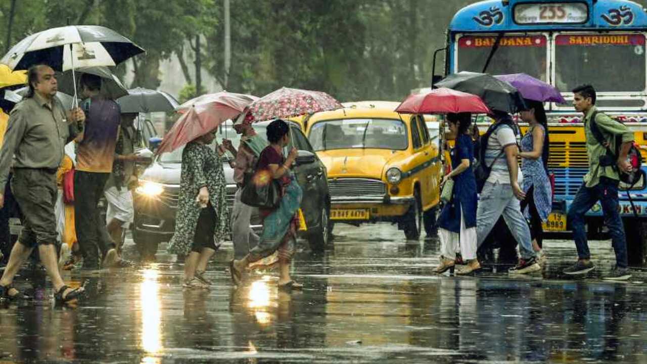 ফের সক্রিয় ঘূর্ণাবর্ত! রবি থেকে দক্ষিণবঙ্গে দুর্যোগের ইঙ্গিত, আগামীকালের আবহাওয়া