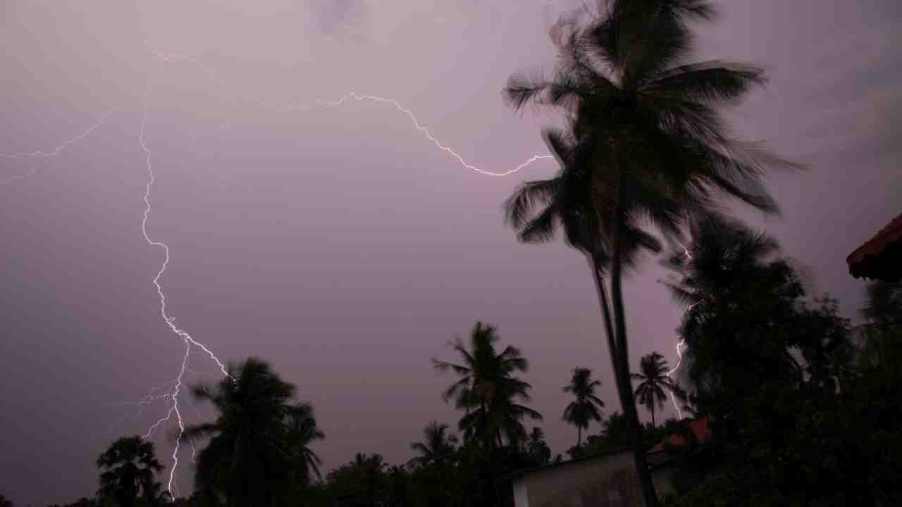 ৭০ কিমি বেগে ধেয়ে আসছে কালবৈশাখী, কিছুক্ষণেই তোলপাড় হবে দক্ষিণবঙ্গের ৬ জেলা